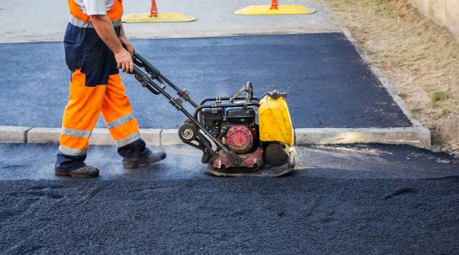 Professional gutter cleaning in Donnellson, IL